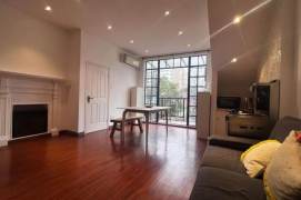 Cozy 2brs&2baths with balcony near Changshu Road