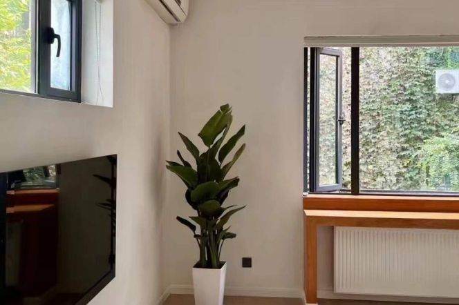 Bright 2BR Old House w/Balcony+Heating nr IAPM