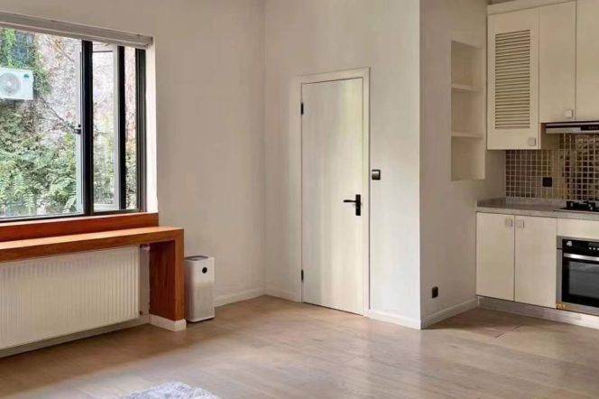 Bright 2BR Old House w/Balcony+Heating nr IAPM