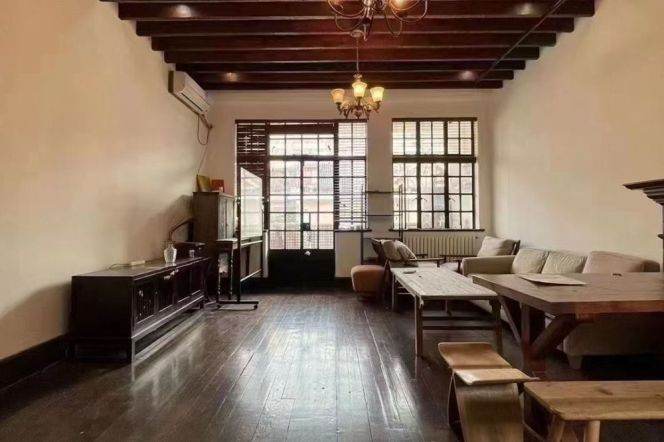 Spacious 180㎡ 5BR 3BA Old House in Xintiandi, only 16k