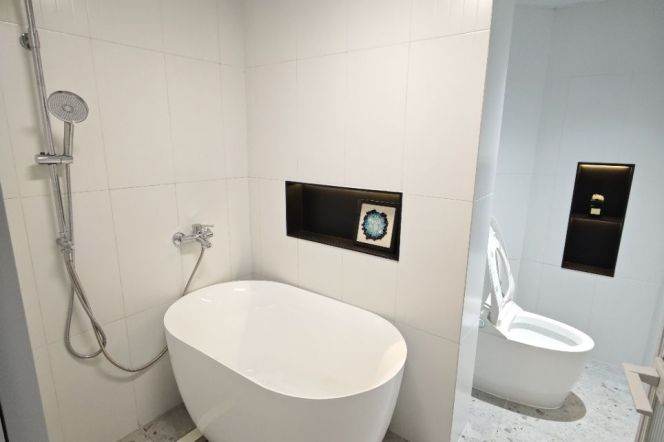 2B2B,Good view,Near Hanzhong road station,Line 1