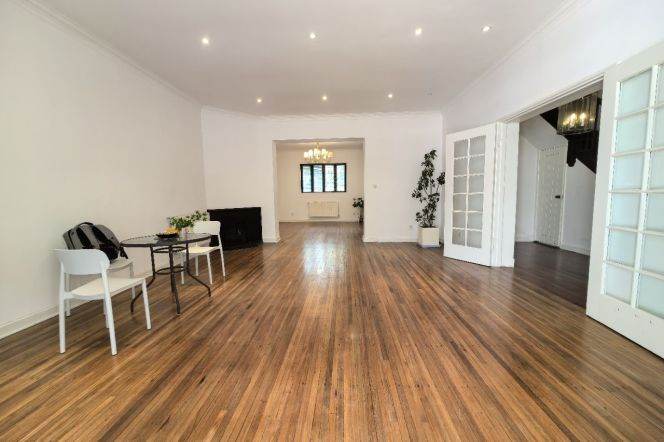 3-story lane house w/ Garden nr ZhaoJiaBang RD M7/9