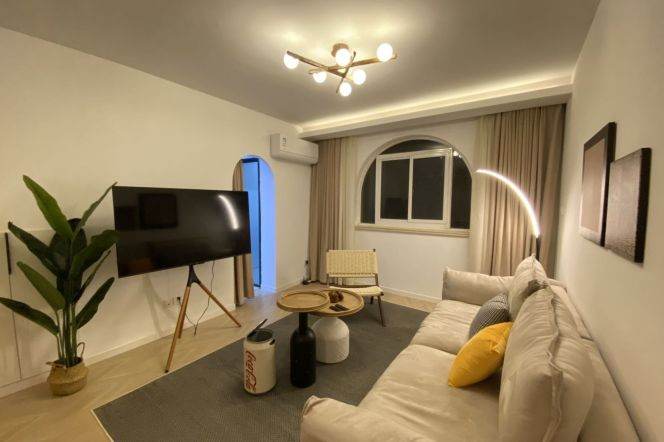 Xintiandi 1br with great view near dashijie station  line1/14/8