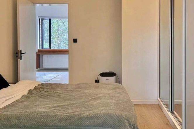 Bright 2BR Old House w/Balcony+Heating nr IAPM