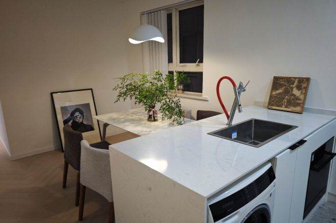 2B2B,Good view,Near Hanzhong road station,Line 1