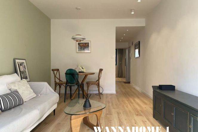 Really Bright&Modern&Spacious 1Bdr 1Bath Apt+Open Balcony+L7 Chang Ping Rd Metro+3F Walk Up