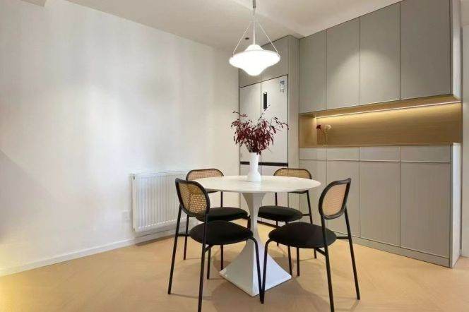 Spacious 2Beds Apartment on High Floor in Yongchang Mansion with Great Light and Views