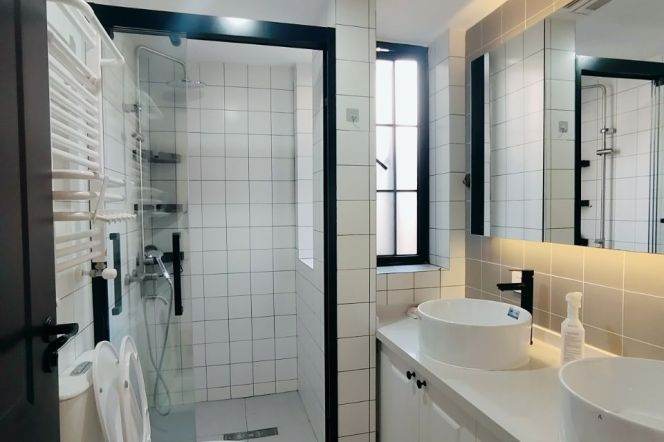 160 sqm 3 br  bright old house&wall heating &terrace 17K