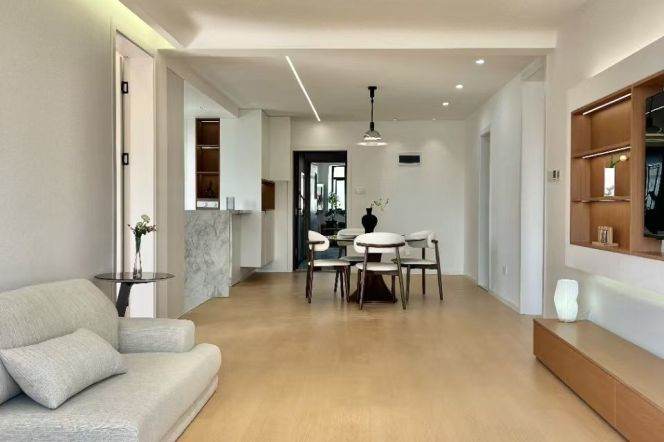 Jingan Tianhe Mansion Next to Subway Lines 7, 13, 14，2-Bedroom .Smart Lock /Viewings Anytime