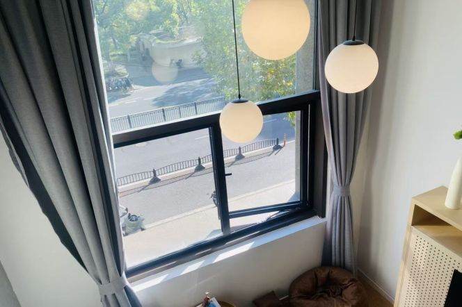 1Loft in Xu'hui near Zhong'shan Hospital and line 9/12 Jia'shan Rd can long and short lease