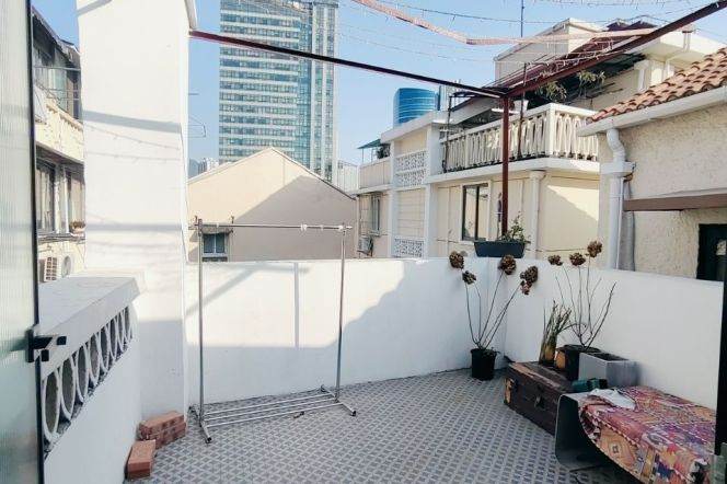 160 sqm 3 br  bright old house&wall heating &terrace 17K