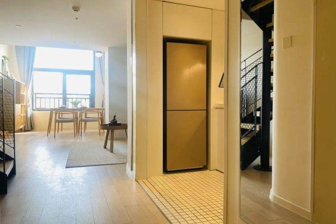 1Loft in old Xu'hui area near line 4/9/12 and Jiao'tong Uni can long and short lease