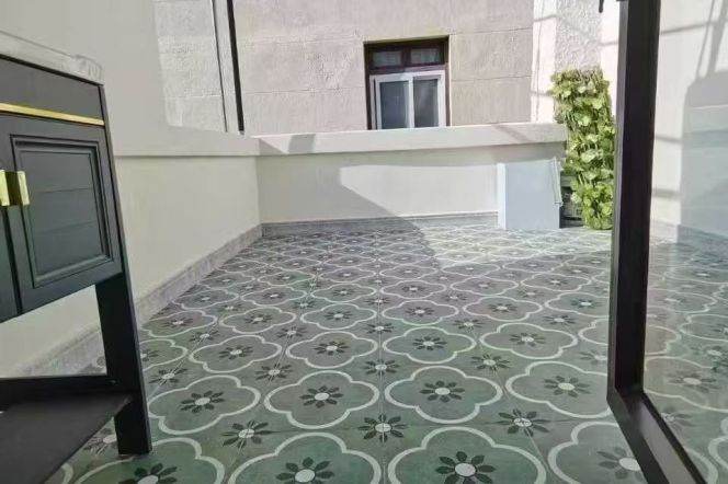 2 br charming old house &lovely terrace/Julu rd only 10K