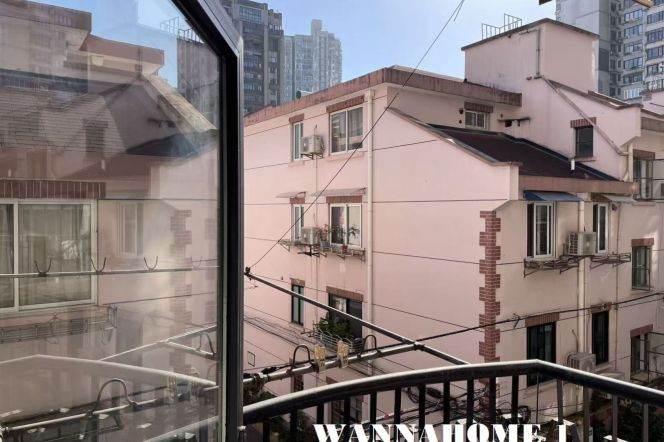 Really Bright&Modern&Spacious 1Bdr 1Bath Apt+Open Balcony+L7 Chang Ping Rd Metro+3F Walk Up