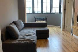 Full furnished 2brs & elevator/oven @Jiashan Rd & Line 9/12