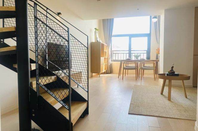 1Loft in old Xu'hui area near line 4/9/12 and Jiao'tong Uni can long and short lease