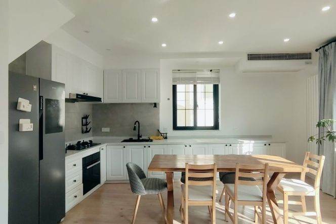 160 sqm 3 br  bright old house&wall heating &terrace 17K