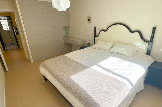 Cozy apt with new renovation Jiaotong university MTR