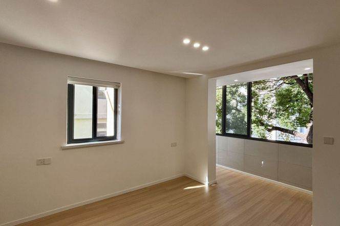 1Bdr 1Bath/L2/11 Jiangsu Rd/Fabulous&Spacious&Well-Designed /Nice Blacony/stairs