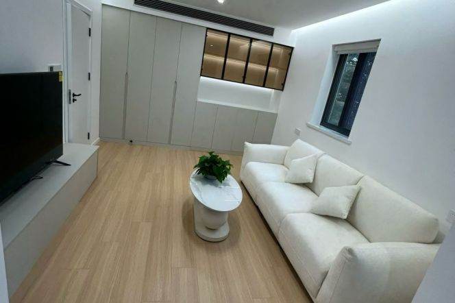 Cozy 1br apt with green views right next to Jiangsu rd L2 L11