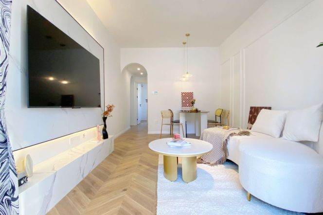 Modern&Spacious 1Br/2Lr/1Bt Close to L2/11 Jiangsu Rd Station 