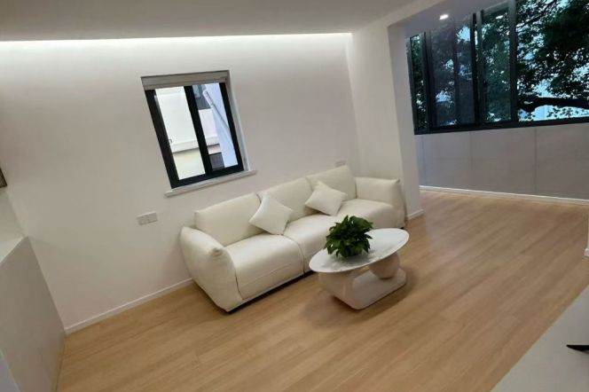 Renovated 1br near Jiangsu Rd M2/11