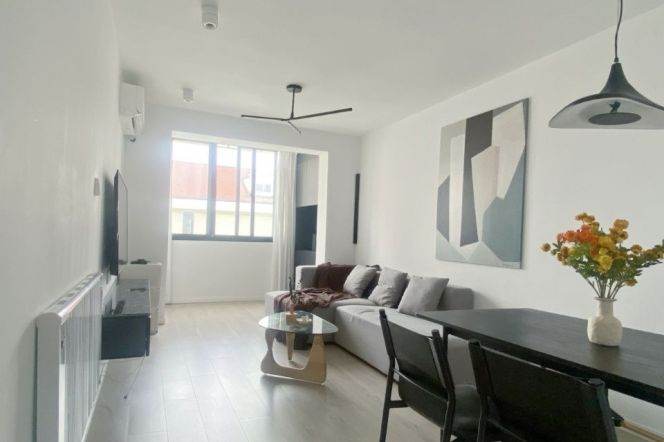 Spacious 1Br/2Lr/1Bt+Walk-in Closet@L2/11 Jiangsu Rd Station 