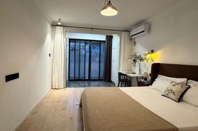 Spacious 1Br/2Lr/1Bt+Lovely Yard@L2/3/4 Zhongshan Park Station 