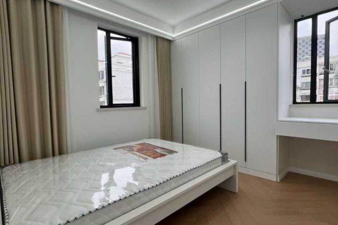 elevator,all bright 2brs 2lrs 1bath @L2/3/4 Zhongshan Park staion