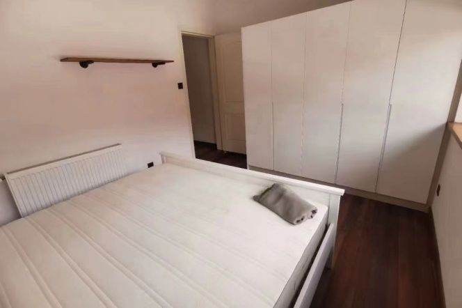 2 br+2 bath old house &wall heating/Fumin rd 12K