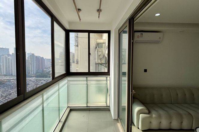 1 bedroom 1bath Apt/Spacious&Modern&Bright/Line1 Xinzha Rd/People's Square/view