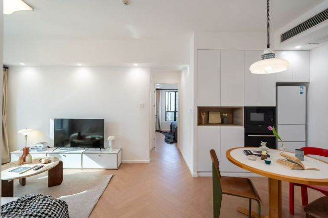  Great Find at Hanzhong Road Metro 2-Beds in Kerry Parkside Tower/Line 1, 13 staiton