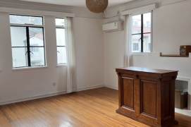 Spacious 2BR Original Lane house Good Condition 