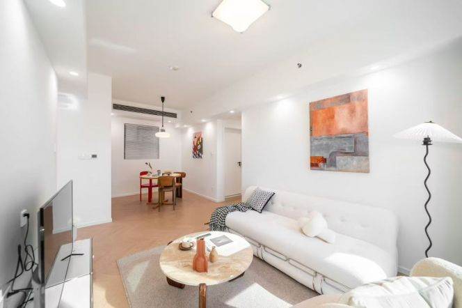  Great Find at Hanzhong Road Metro 2-Beds in Kerry Parkside Tower/Line 1, 13 staiton