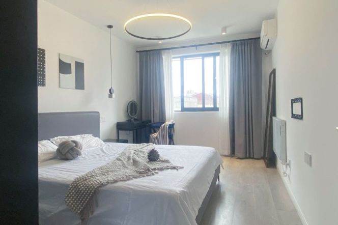 Spacious 1Br/2Lr/1Bt+Walk-in Closet@L2/11 Jiangsu Rd Station 