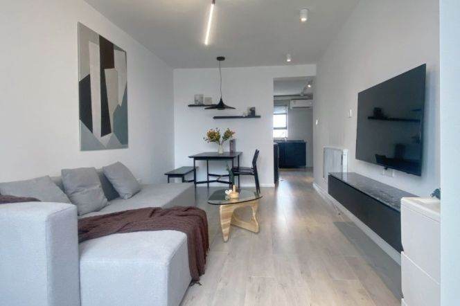 Spacious 1Br/2Lr/1Bt+Walk-in Closet@L2/11 Jiangsu Rd Station 