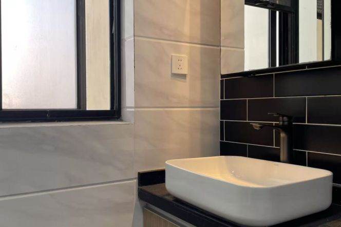 Nice View+Spacious&Really Bright 1Bdr 1Bath Apt+L1 Heng Shan Rd+L7/9 Zhao Jia Bang Rd