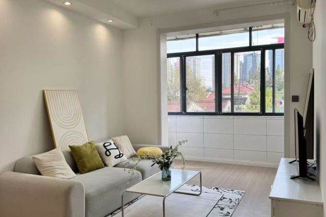 Bright 1br near Jiangsu Rd M2/11