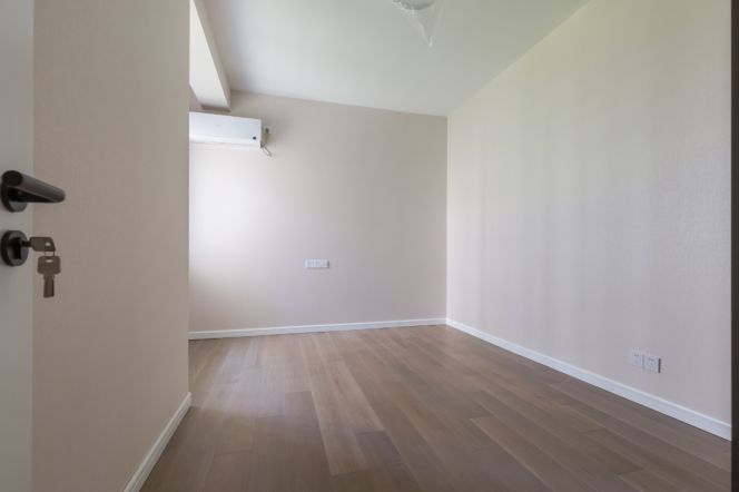 2 br 120 sqm modern Apt &elevator/Xujiahui 16K