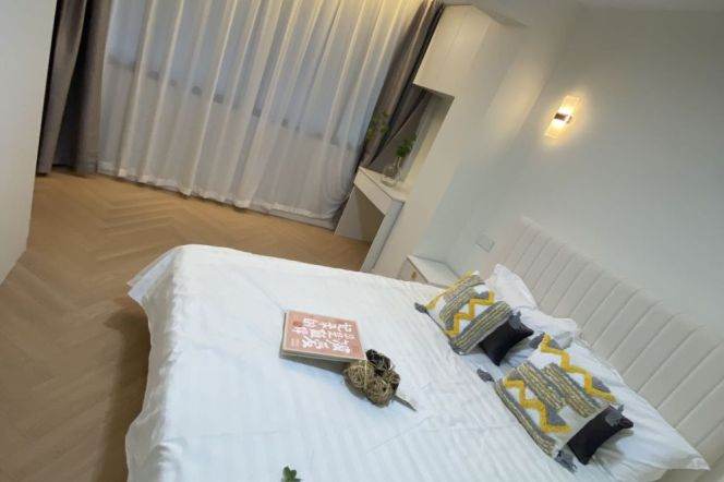 Cozy Spacious 1Br/2Lr/1Bt Close to L2/11 Jiangsu Rd Station 