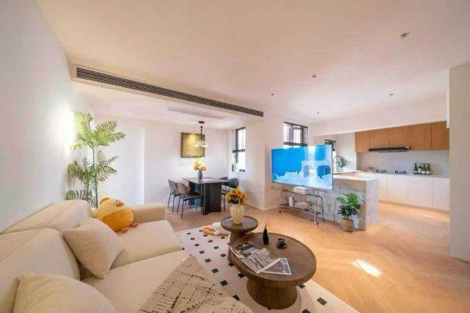 Brightly one br with big cupboard in changle rd