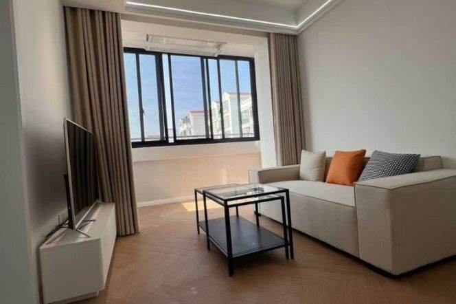 elevator,all bright 2brs 2lrs 1bath @L2/3/4 Zhongshan Park staion