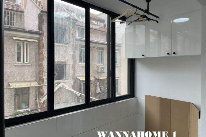 Spacious&Bright&Modern 2bdrs 1Bath Apt+West Nanjing Rd CBD+L7 Chang Ping Rd Metro