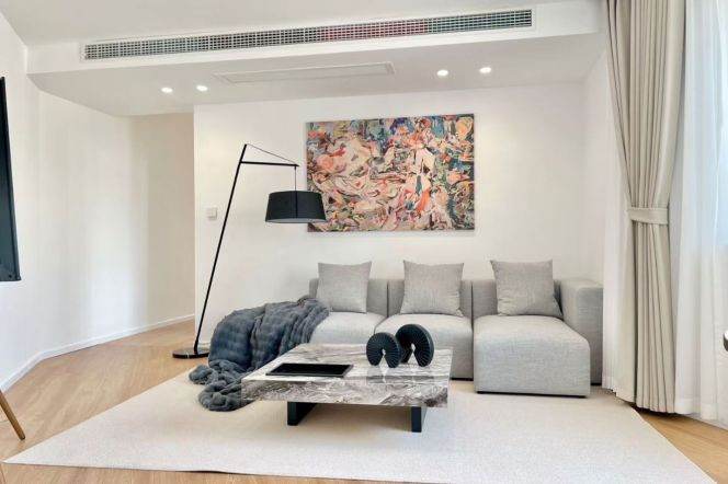 Great lake view 2 br with central AC Floor heating mice modern decoration M1/2/8 People Square 