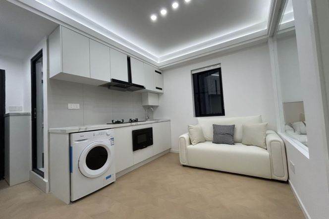 Super nice modern 1 br with big oven central AC M2/11 Jiangsu Rd. station Jing'an 