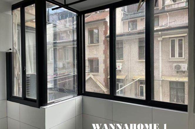 Spacious&Bright&Modern 2bdrs 1Bath Apt+West Nanjing Rd CBD+L7 Chang Ping Rd Metro