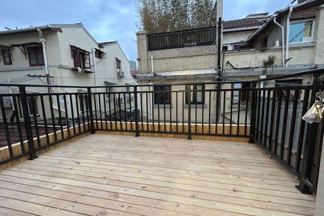 Super nice modern 1 br with big oven central AC M2/11 Jiangsu Rd. station Jing'an 