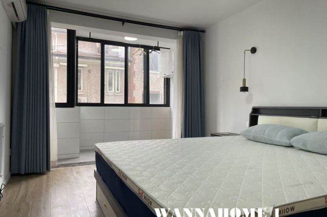 Spacious&Bright&Modern 2bdrs 1Bath Apt+West Nanjing Rd CBD+L7 Chang Ping Rd Metro