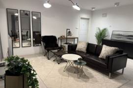 Modern 2+1BR 2BA Elevator Apt on Donghu Rd