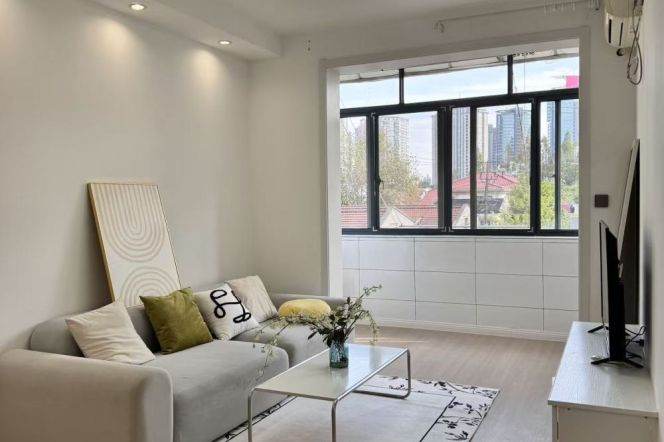 Jiangsu rd 1BR apartment